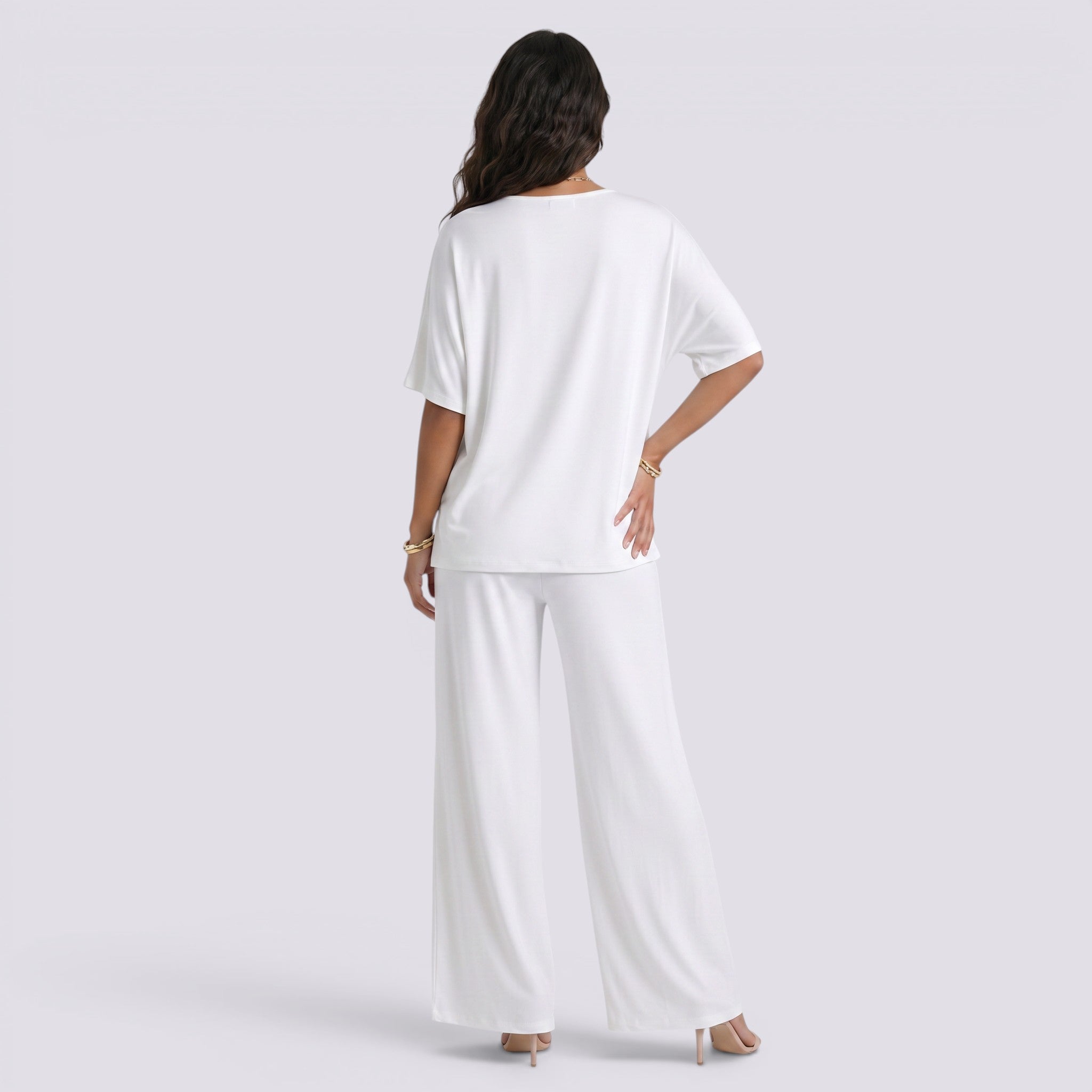 Conjunto Mujer con Pantalón Ancho Cuello Pico