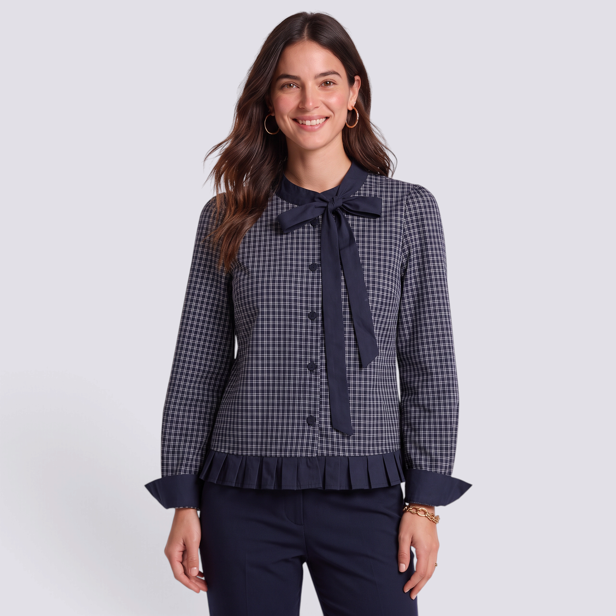 Blusa mujer de cuadros con lazo al cuello y volante plisado, vista frontal