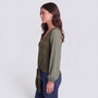 Blusa mujer verde de punto waffle con mangas de plumeti, botones y nudo en el bajo, vista lateral