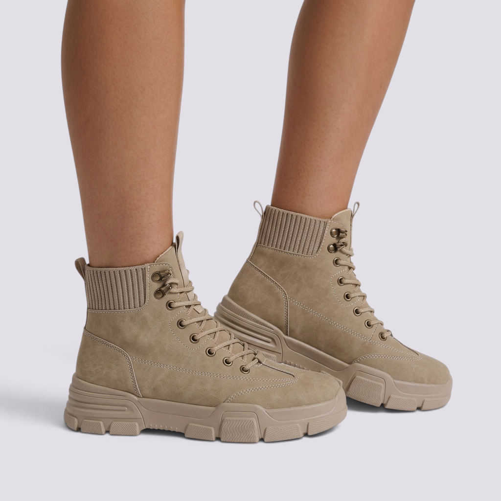 Botines militares mujer con cordones arena - vista lateral