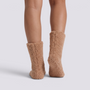 Calcetines altos de casa mujer perrito en camel, vista trasera lisa