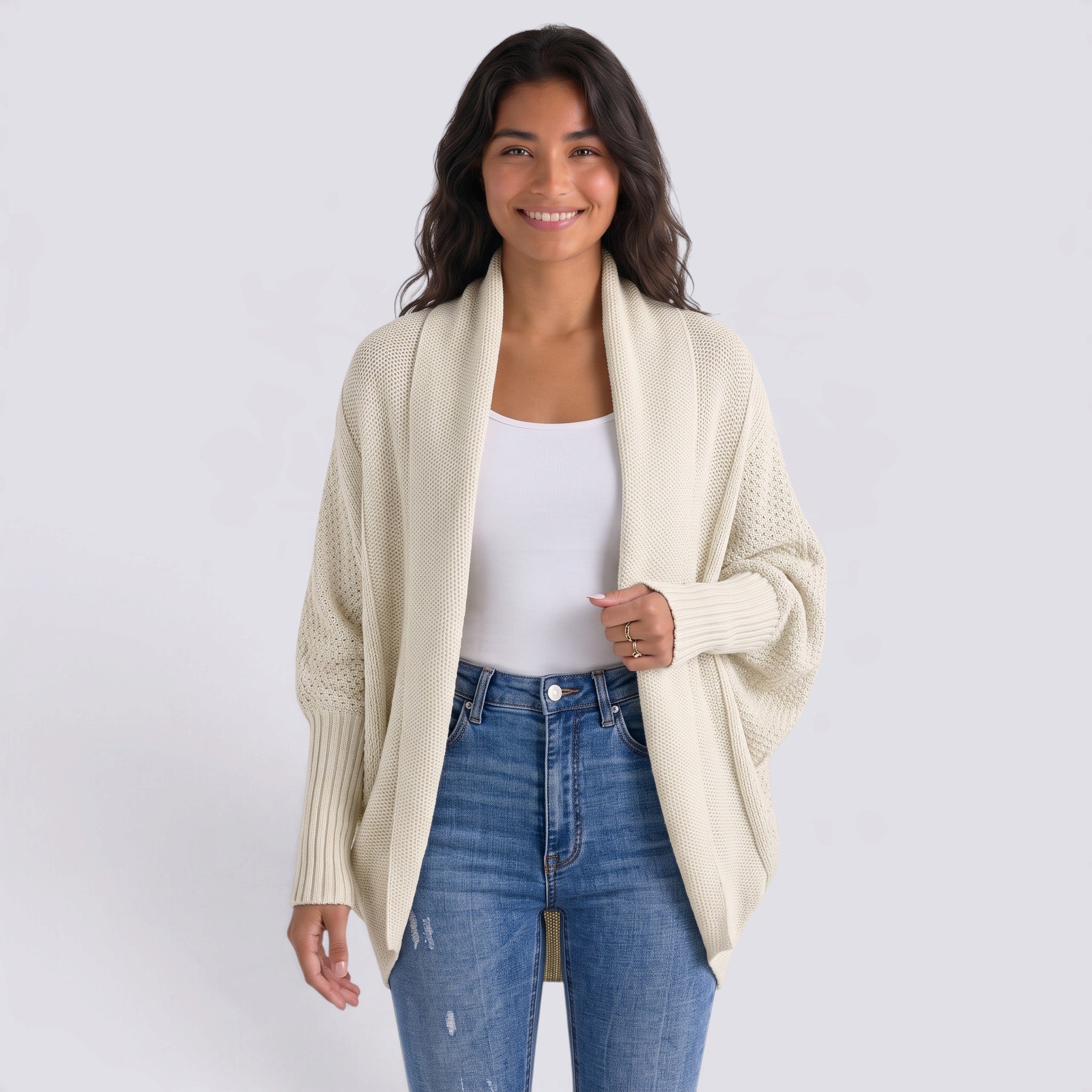 Cárdigan mujer abierto de punto con manga murciélago y cuello chal en color crema, vista frontal