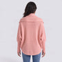 Cárdigan mujer abierto de punto con manga murciélago y cuello chal en color rosa, vista trasera