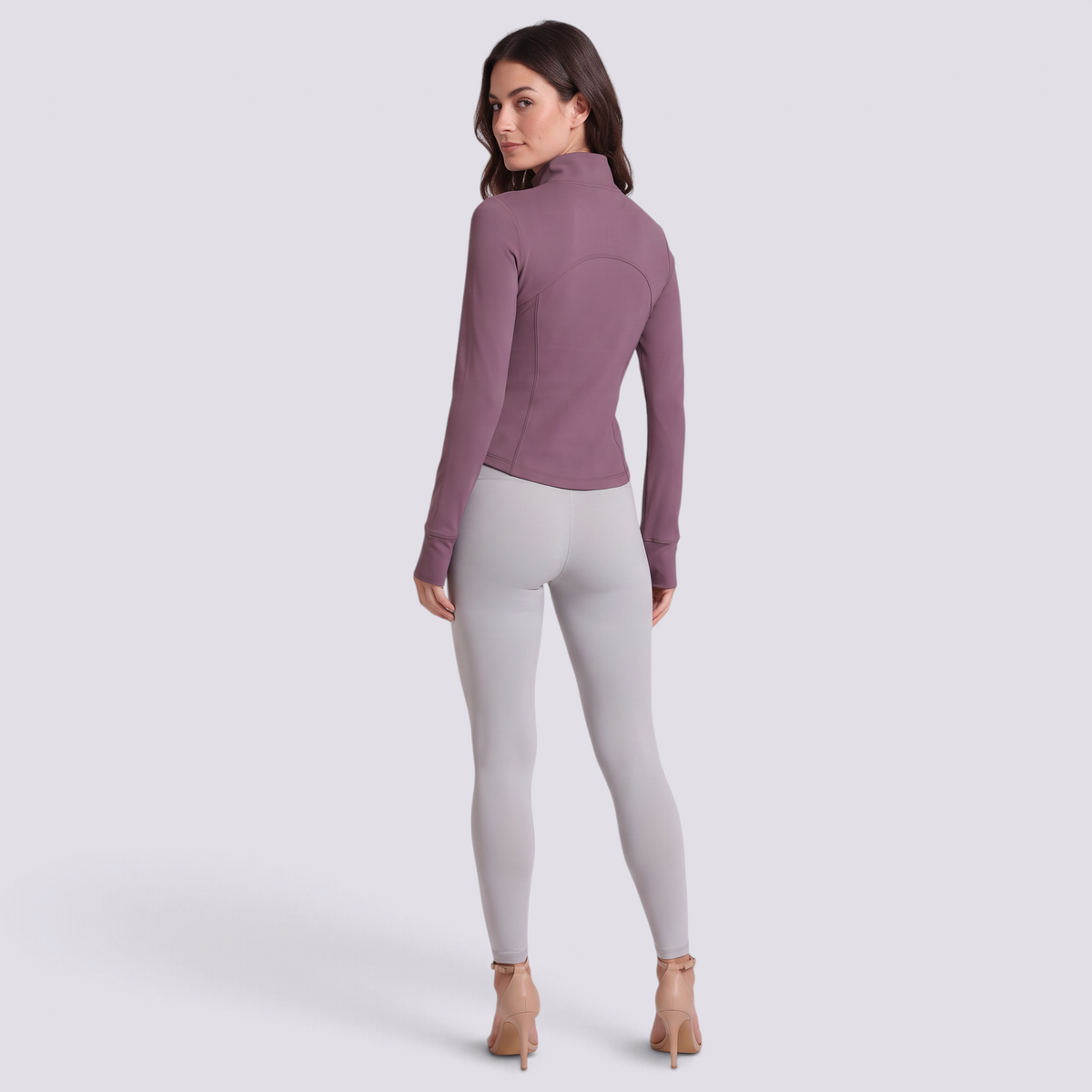 Chaqueta deportiva entallada en morado oscuro, vista trasera