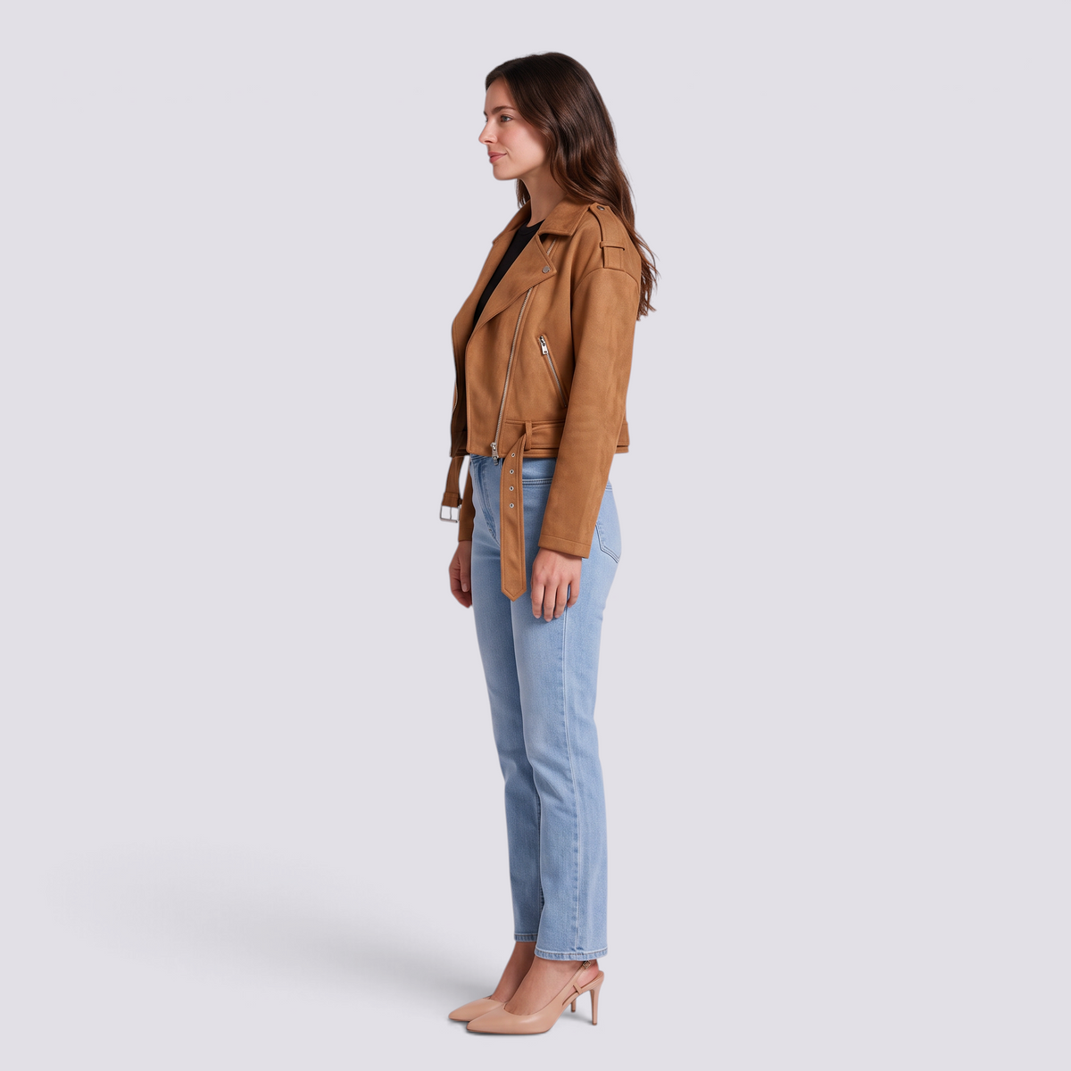 Chaqueta motera de mujer efecto ante con cinturón y solapas color camel, vista lateral