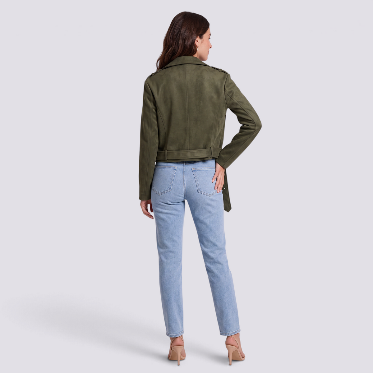 Chaqueta motera de mujer efecto ante con cinturón y solapas color verde militar, vista trasera