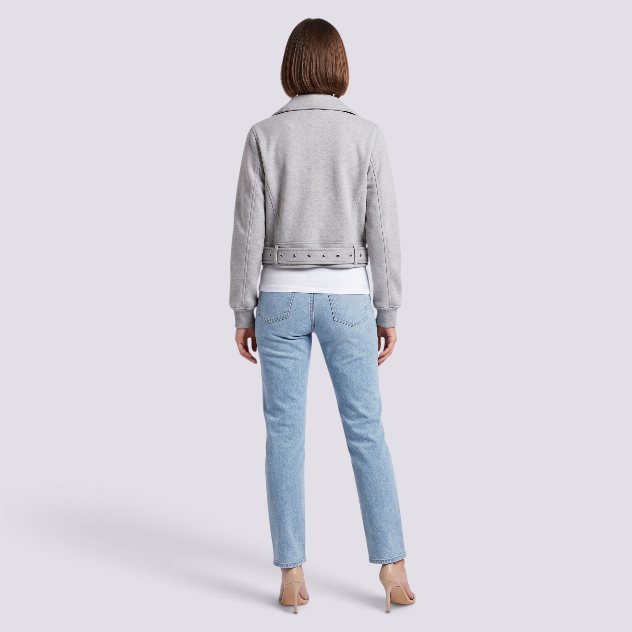 Chaqueta motera mujer corta gris claro con cinturón y cremallera, vista trasera