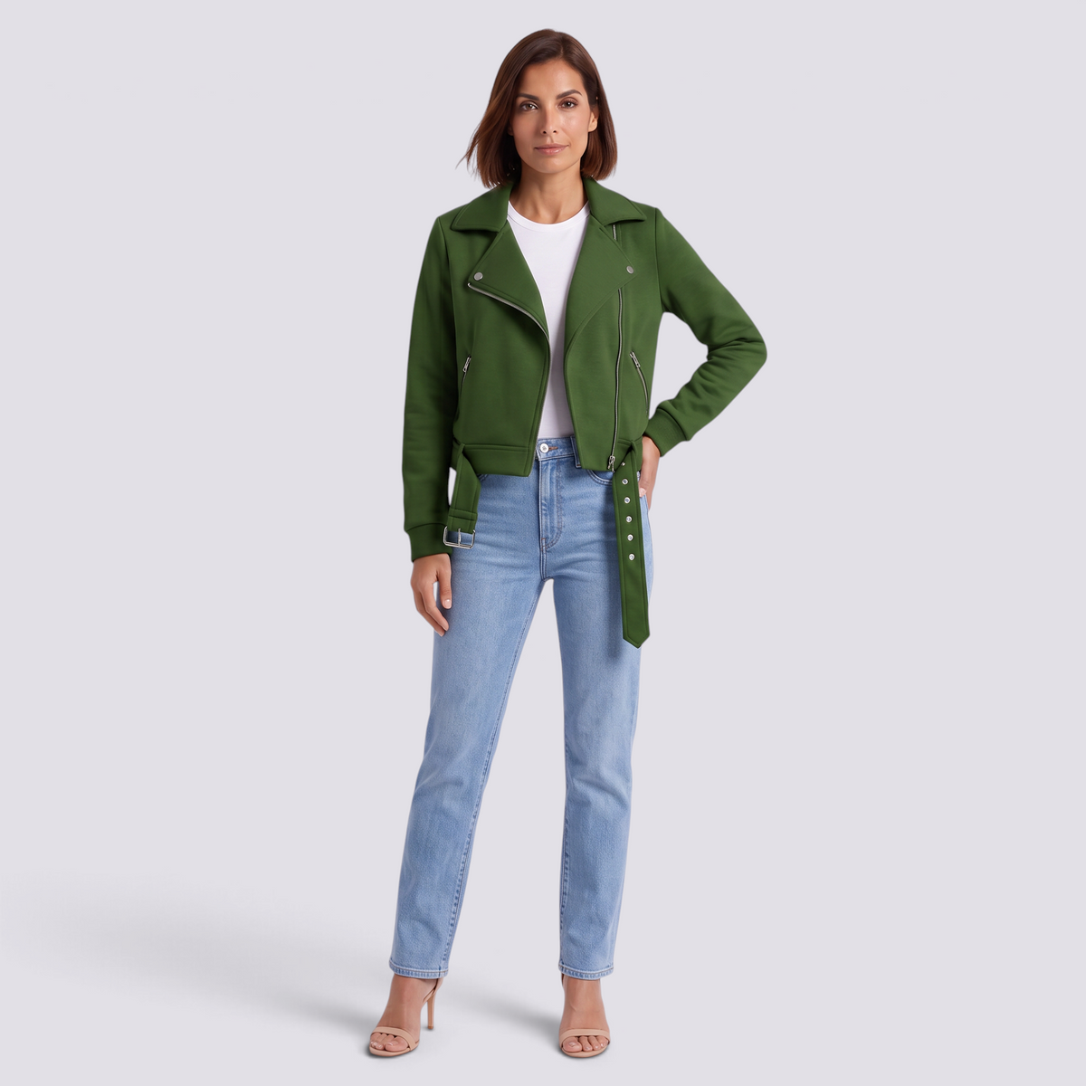 Chaqueta motera mujer corta verde con cinturón y cremallera, vista frontal