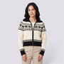 Mujer con chaqueta de punto con cremallera y greca jacquard en crema y negro, vista frontal