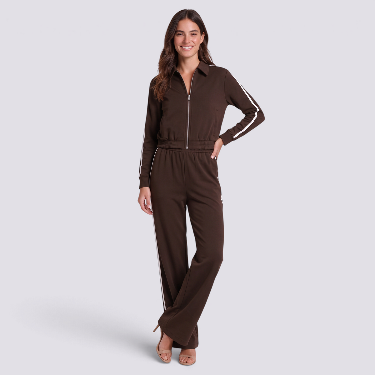 Conjunto deportivo mujer chaqueta corta y pantalón ancho, Marrón, vista frontal