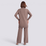 Conjunto jersey largo y pantalón ancho mujer en taupe, vista trasera