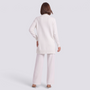 Conjunto jersey largo y pantalón ancho mujer en blanco, vista trasera