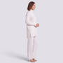 Conjunto jersey largo y pantalón ancho mujer en blanco, vista lateral