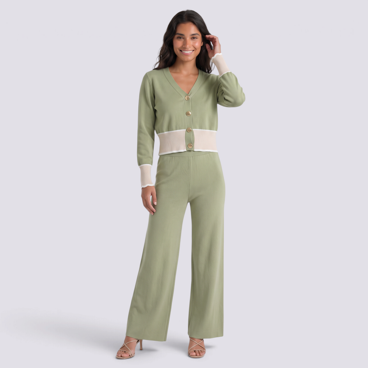 Conjunto punto mujer cárdigan bicolor y pantalón ancho en color verde claro con detalles beige, vista frontal