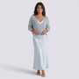 Conjunto vestido lencero satinado y jersey mujer en celeste, vista frontal