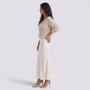 Conjunto vestido lencero satinado y jersey mujer en marfil, vista lateral