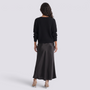 Conjunto vestido lencero satinado y jersey mujer en negro, vista trasera