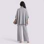 Conjunto Poncho Punto Mujer Pantalón Ancho - Gris - vista trasera