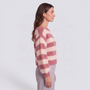 Jersey mujer rayas anchas cuello barco en rosa y crema, vista lateral