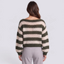 Jersey mujer rayas anchas cuello barco en verde oliva y crema, vista trasera