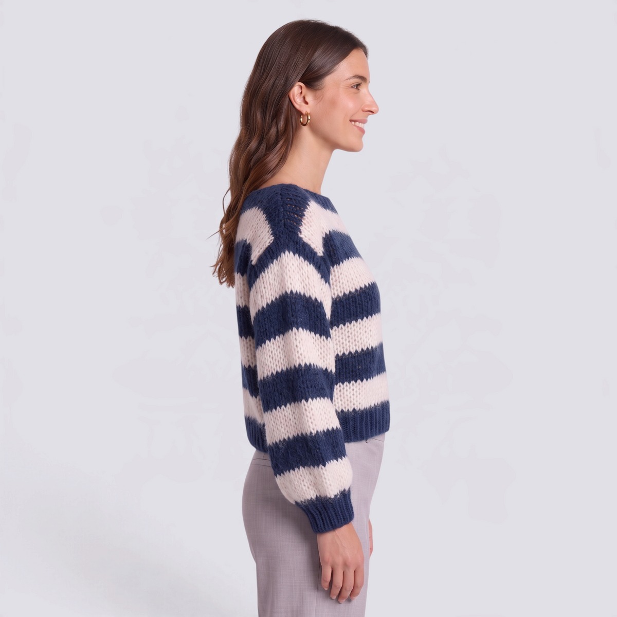 Jersey mujer rayas anchas cuello barco en azul marino y blanco, vista lateral