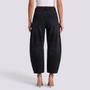 Pantalón balloon de mujer efecto vaquero en negro, vista trasera