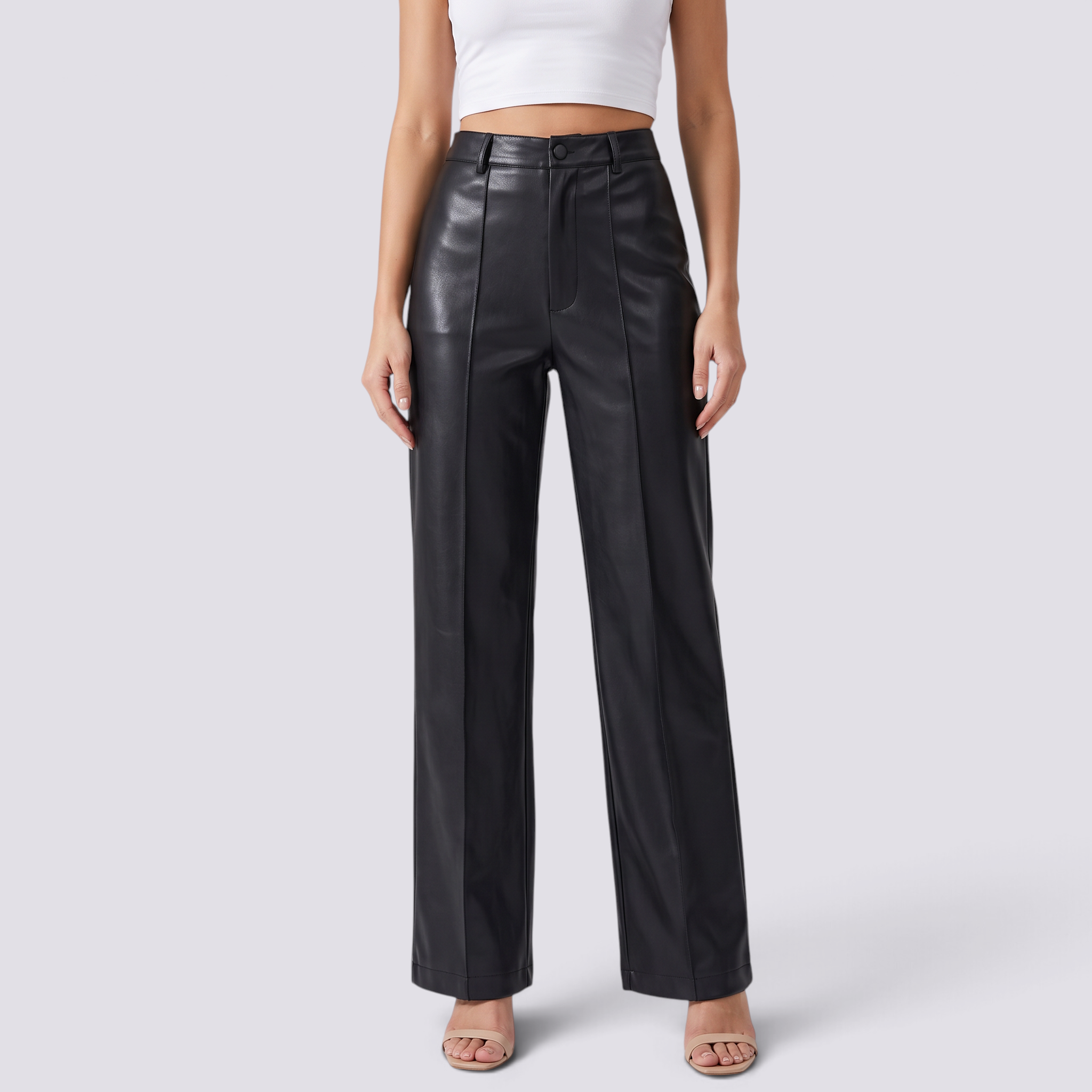 Pantalón efecto piel de mujer en color negro, pierna ancha y tiro alto, vista frontal