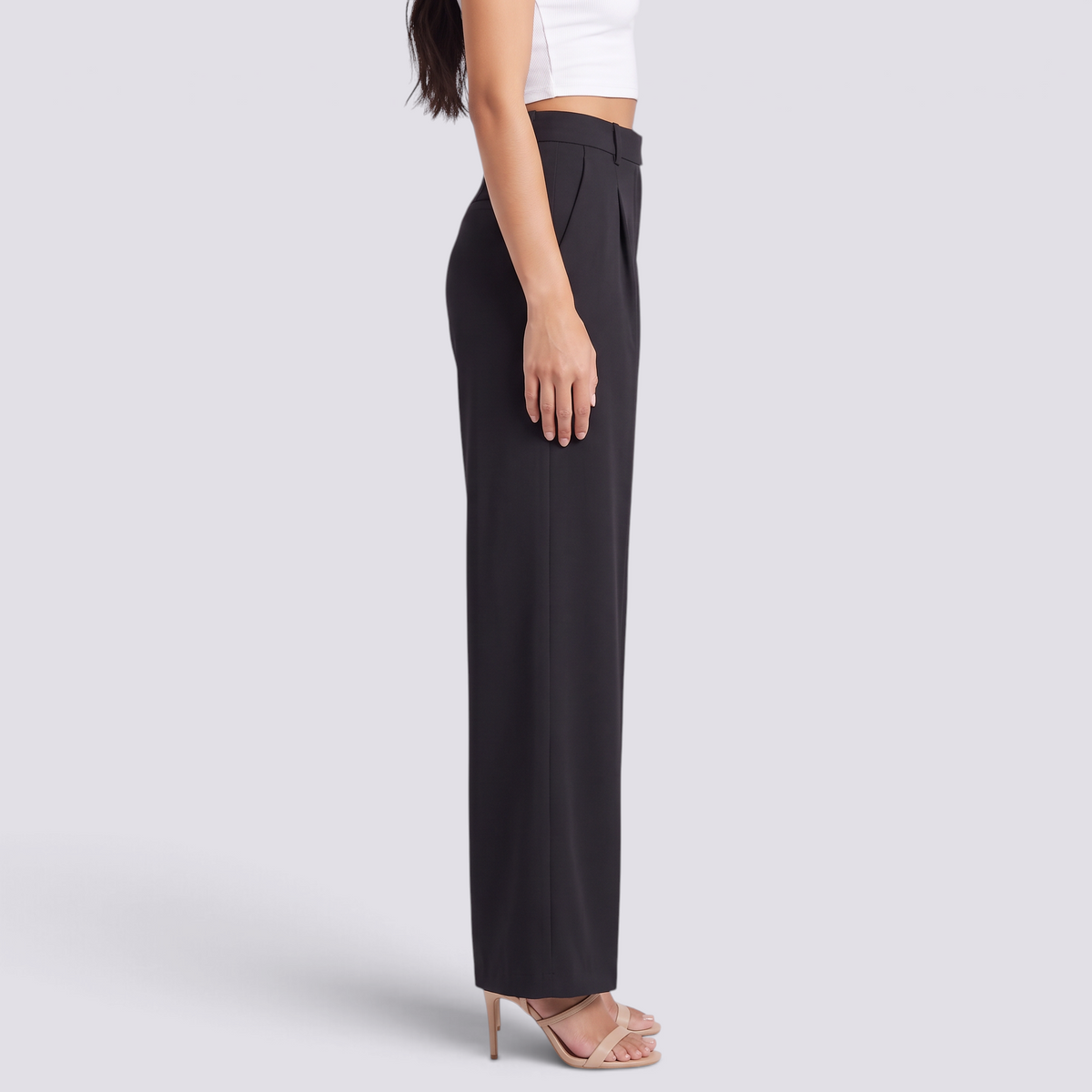Pantalón de vestir de mujer de tiro alto y pernera ancha en negro, vista lateral