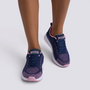 Zapatillas deportivas mujer de malla con cuña baja en azul marino con estampado rosa, vista frontal