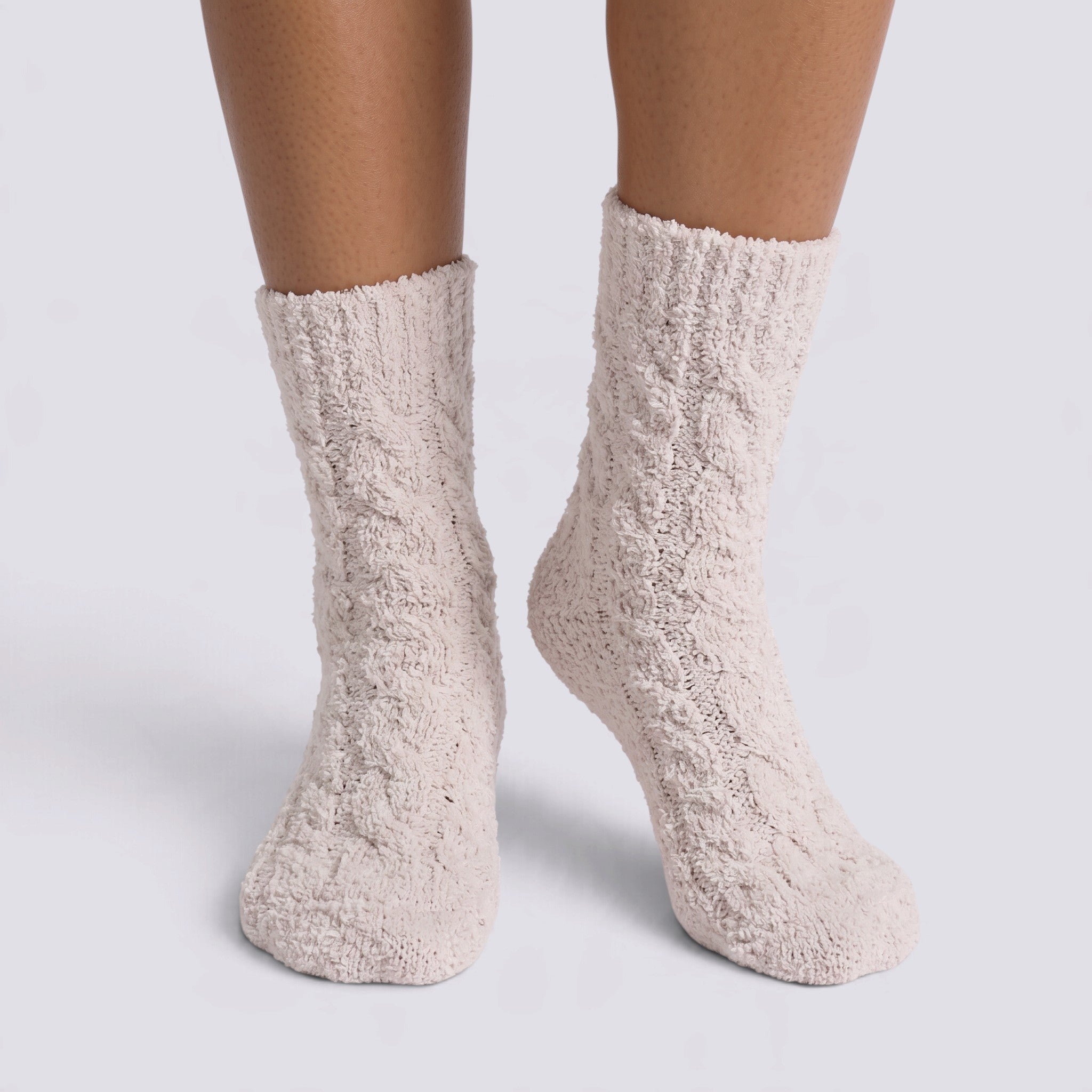 Calcetines de casa mujer mullidos caña media en color Beige, vista frontal