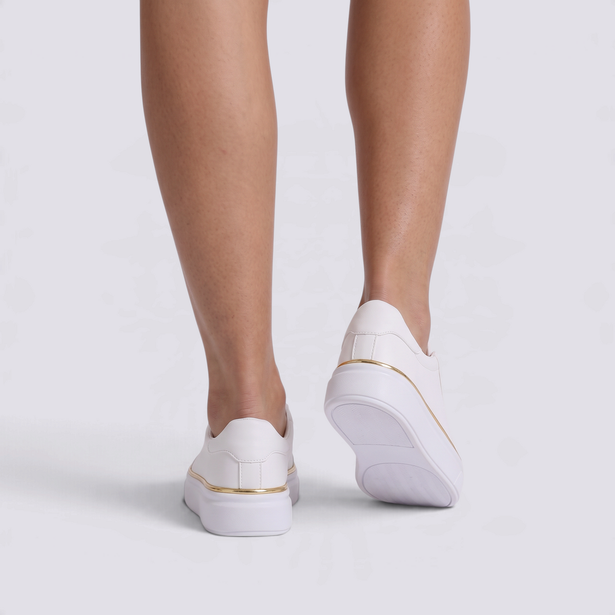 Zapatillas mujer blancas con plataforma, vista trasera