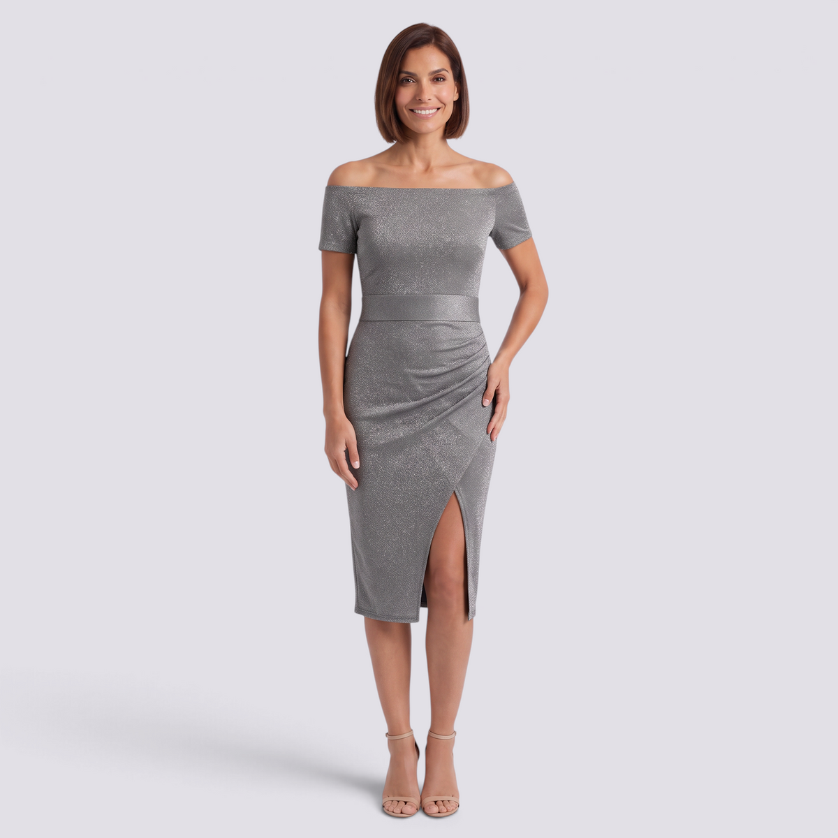 Vestido midi brillante hombros descubiertos plateado, vista frontal