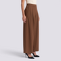 Pantalón Palazzo Plisado Mujer - Marrón - Perfil