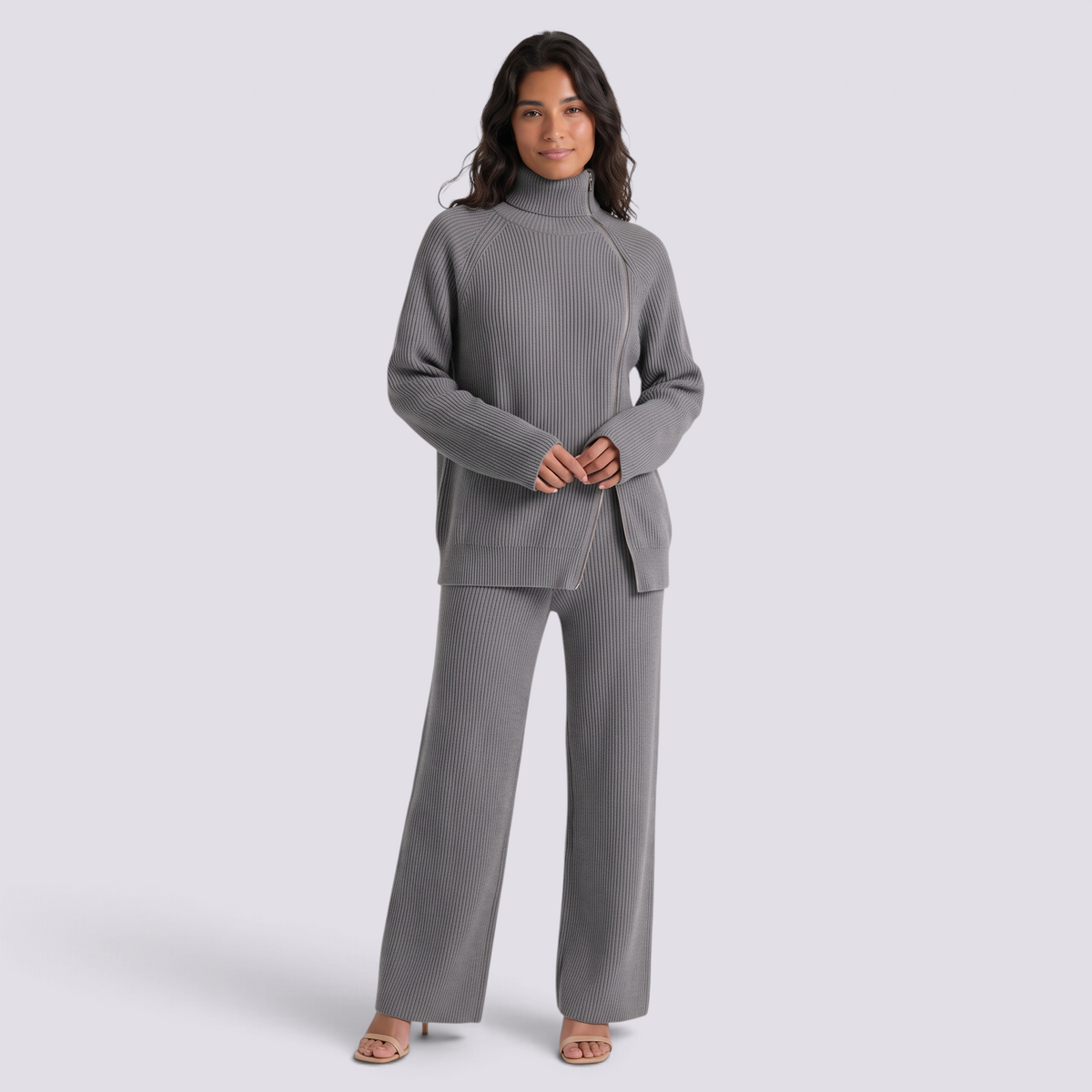 Conjunto de jersey de cuello alto con cremallera y pantalón ancho de punto gris, vista frontal