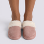Zapatillas de casa mujer rosa con ribete de peluche suave y suela gruesa, vista frontal