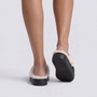 Zapatillas de casa mujer negras con ribete de peluche suave y suela gruesa, vista trasera