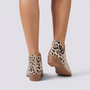 Botines mujer estampado leopardo tacón bajo en beige, vista trasera