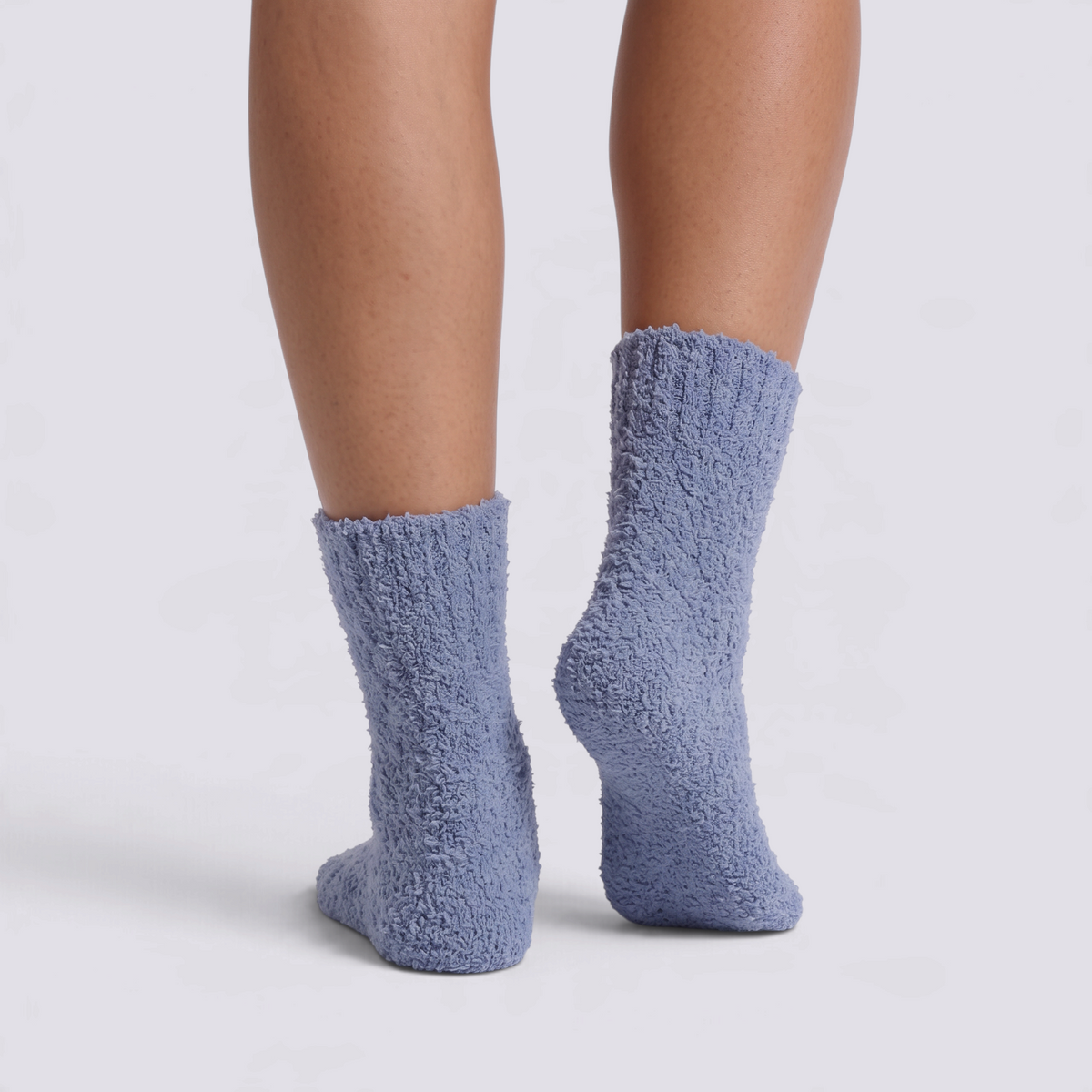 Calcetines de casa mujer mullidos caña media en color Azul, vista trasera
