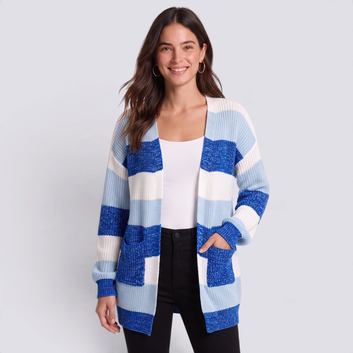 Cárdigan mujer de punto con rayas anchas y bolsillos en color azul, vista frontal