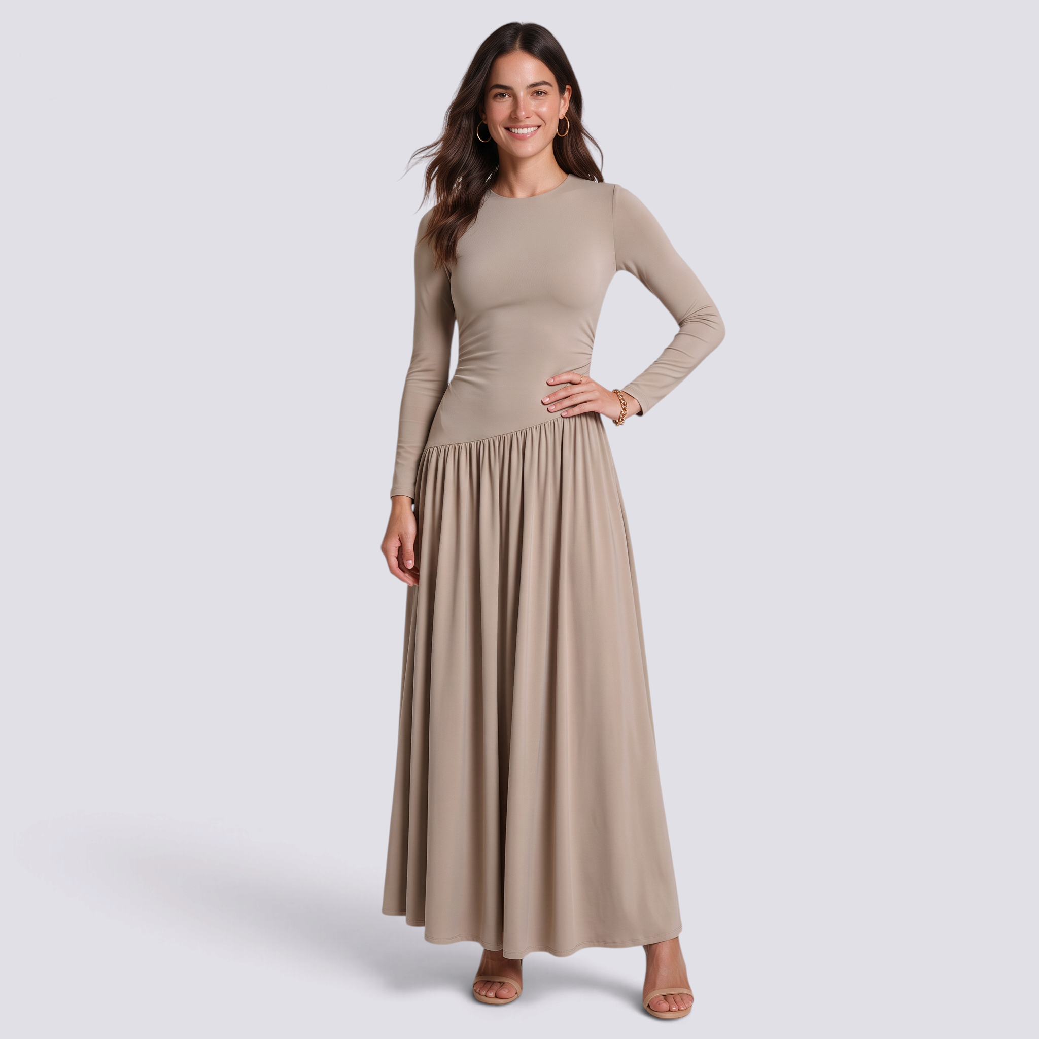 Vestido largo mujer manga larga con falda fruncida en color beige, vista frontal