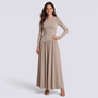 Vestido largo mujer manga larga con falda fruncida en color beige, vista frontal