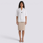 Blusa mujer cuello en V con lazo colgante y manga media en blanco, vista frontal