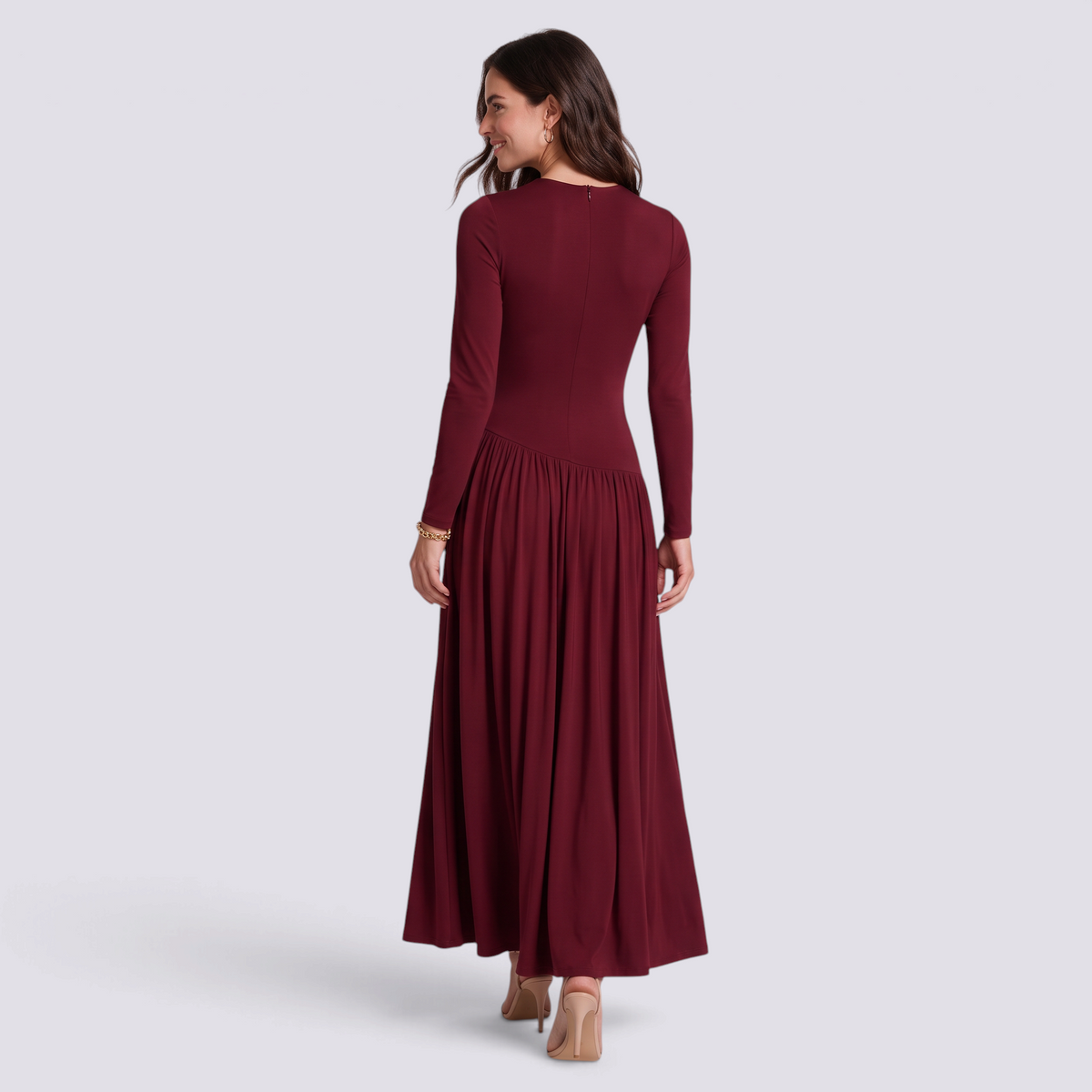 Vestido largo mujer manga larga con falda fruncida en color burdeos, vista trasera