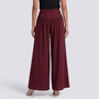 Pantalón palazzo mujer extra ancho con frunces en burdeos, vista trasera