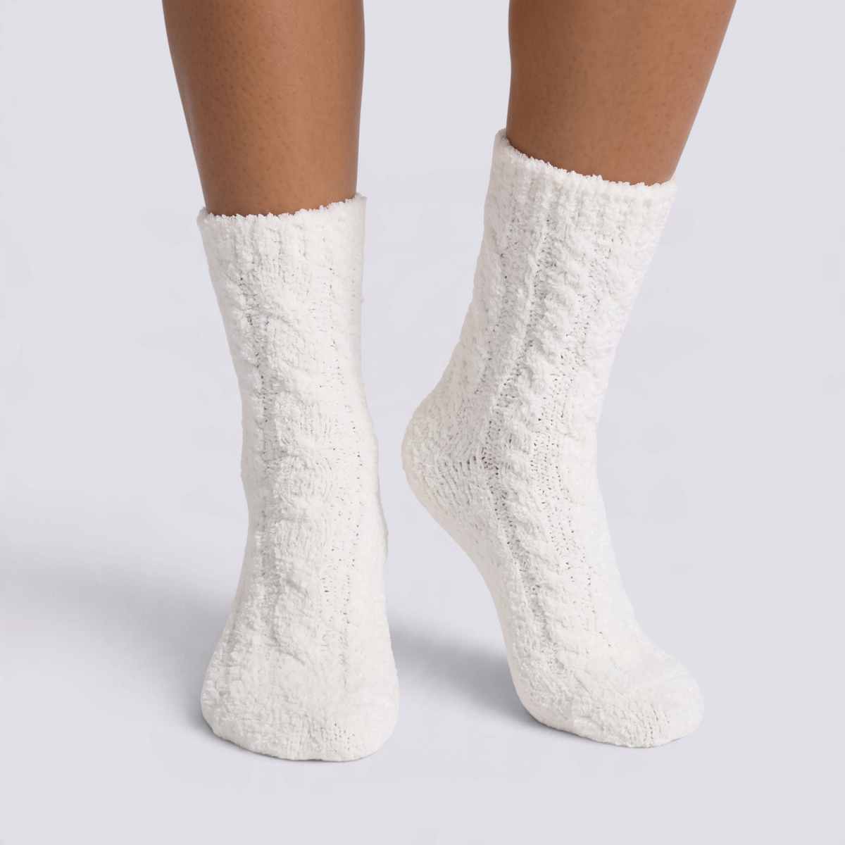 Calcetines de casa mujer mullidos caña media en color Blanco, vista frontal