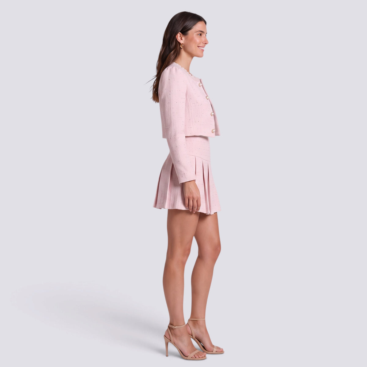 Conjunto Mujer Chaqueta Corta y Falda Plisada