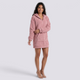 Sudadera borreguito de mujer con capucha y media cremallera color rosa, vista frontal