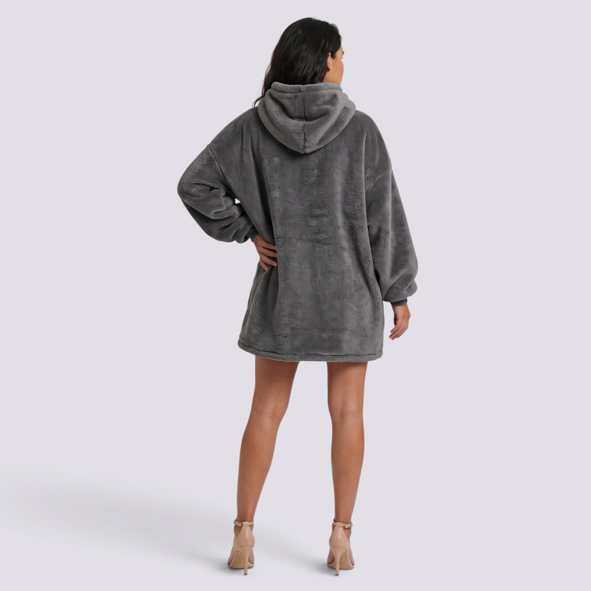 Sudadera manta de mujer oversize con capucha y bolsillo canguro color gris oscuro, vista trasera
