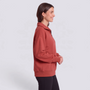 Sudadera mujer oversize con media cremallera y cuello solapa en color rojo, vista lateral