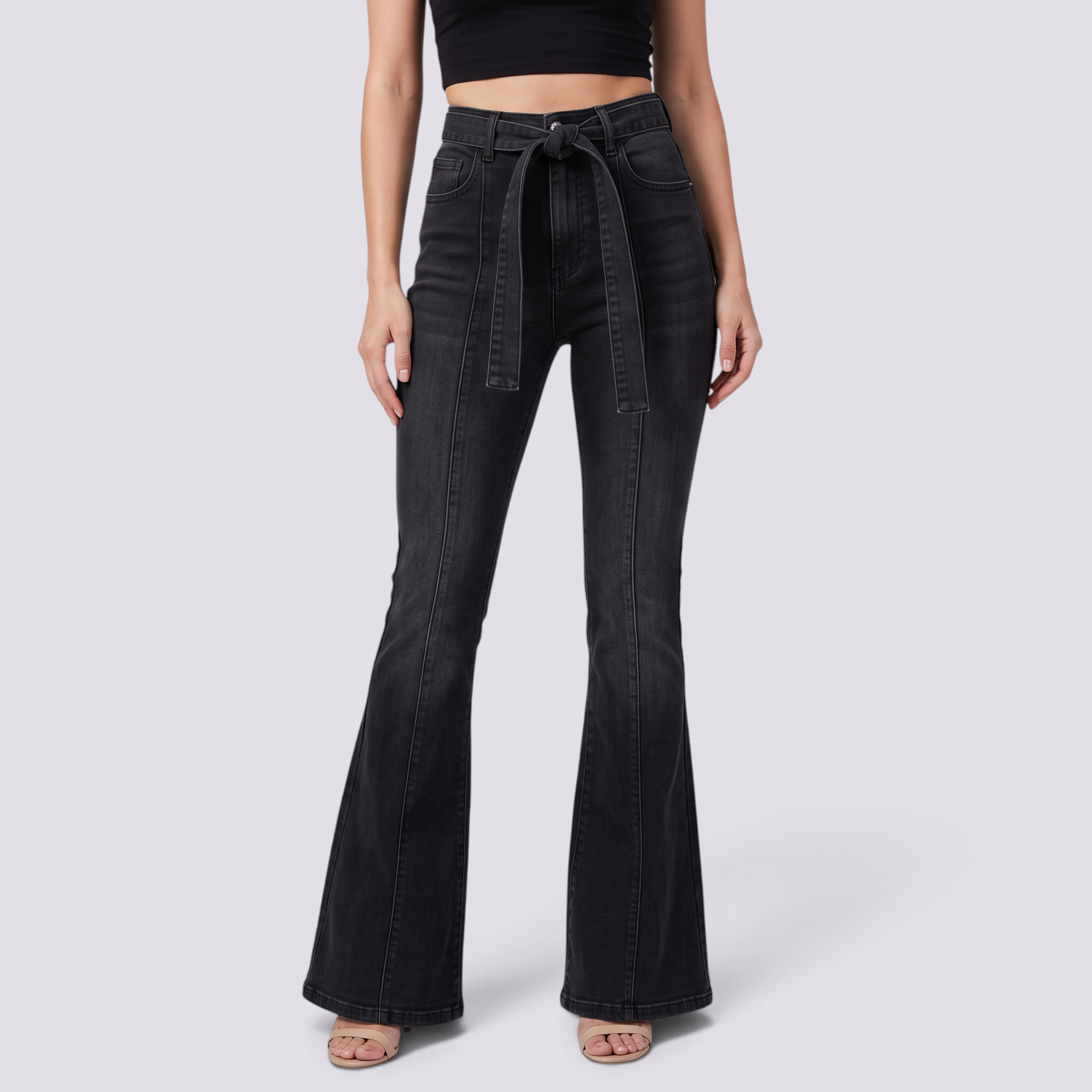 Vaqueros pata de elefante ajustados de mujer color negro, vista frontal
